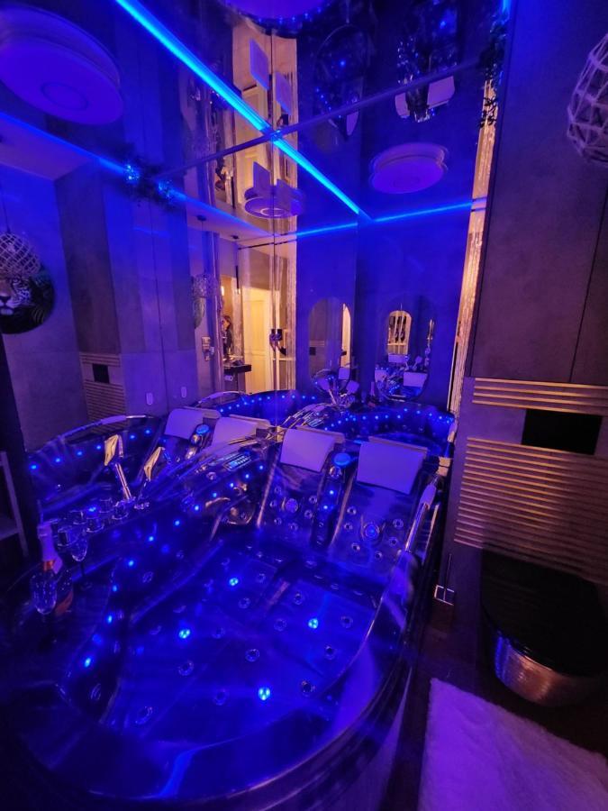 Warszawa Wola Wyjatkowe Studio Z Jacuzzi, Sauna I Fotelem Do Masazu - Exceptional Studio In Warsaw With Jacuzzi, Sauna And Massage Chair Varsóvia Exterior foto