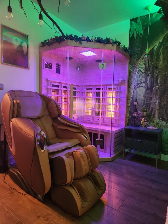 Warszawa Wola Wyjatkowe Studio Z Jacuzzi, Sauna I Fotelem Do Masazu - Exceptional Studio In Warsaw With Jacuzzi, Sauna And Massage Chair Varsóvia Exterior foto